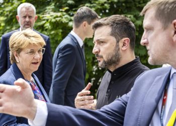 zelensky claims to have traveled to the eastern ukrainian donetsk front line.