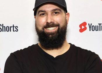 famous youtuber comicstorian, also known as ben potter, passed away at the age of 40.