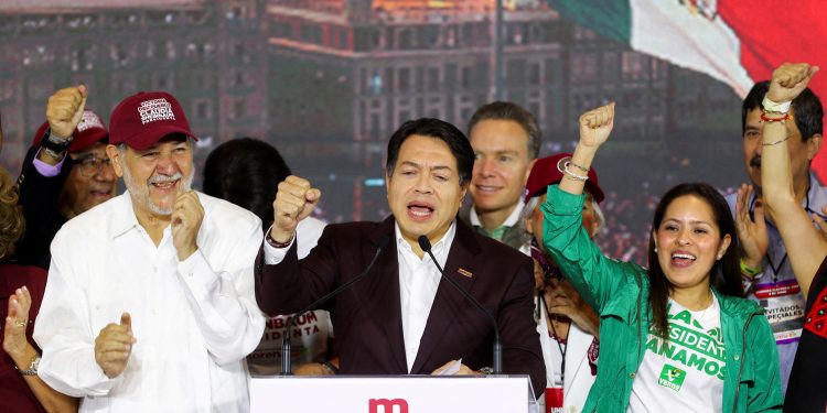 the ruling party in mexico wins a supermajority in the lower house but loses in the senate.