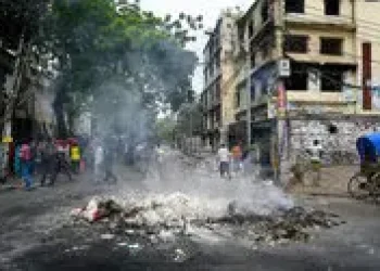 the new york times heading claims that bangladeshi hindus were attacked in "revenge," then modifies it in response to outcry.