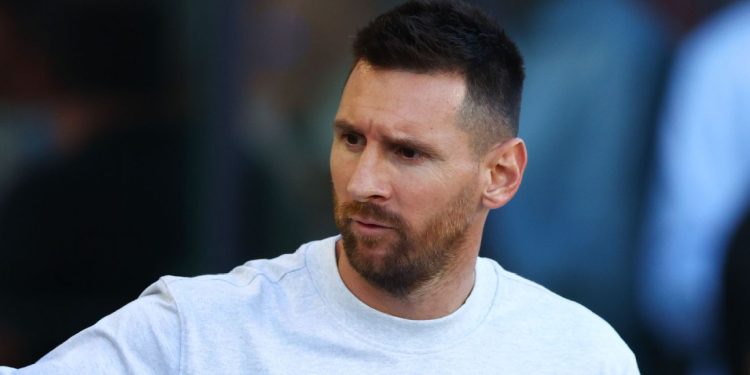 messi’s house vandalised, milei calls for safety